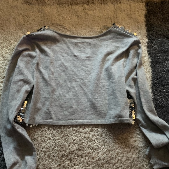 Girls 16-18 Cardigan Shrug sweater from JUSTICE!  Gray with “fish scale” sparkle - Picture 6 of 8